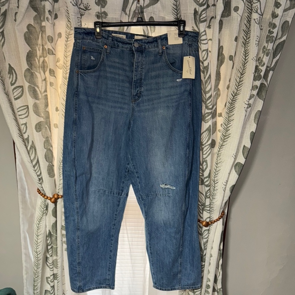 Women’s Barrel Jeans